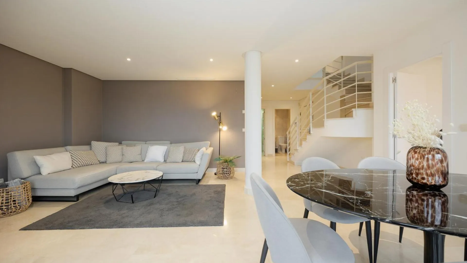 Penthouse With Sea Views In Nueva Andalucia Apartment Marbella